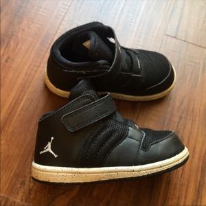 Jordan hightop sneakers size 8